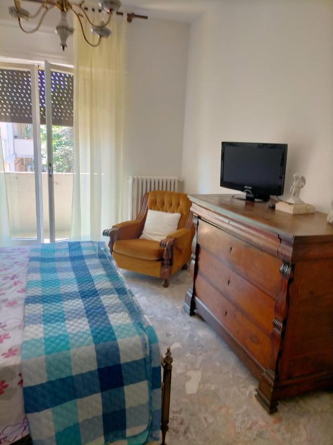 Casa Priscilla Lägenhet Pescara Exteriör bild