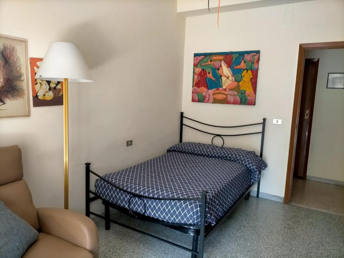 Casa Priscilla Lägenhet Pescara Exteriör bild