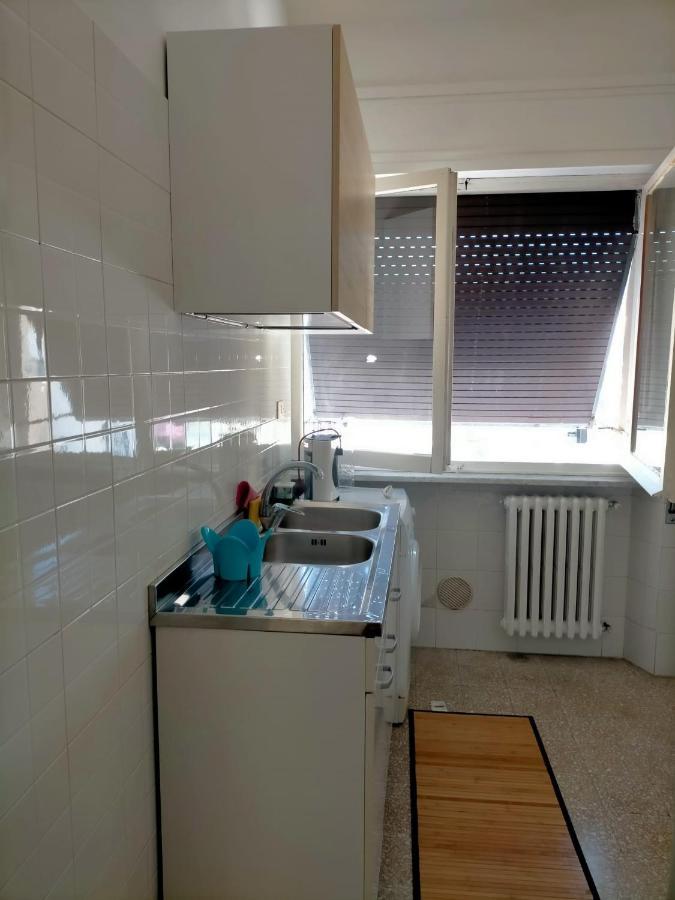 Casa Priscilla Lägenhet Pescara Exteriör bild